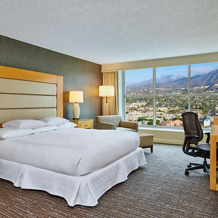 Hilton Los Angeles North-Glendale & Executive Meeting Center Exterior photo